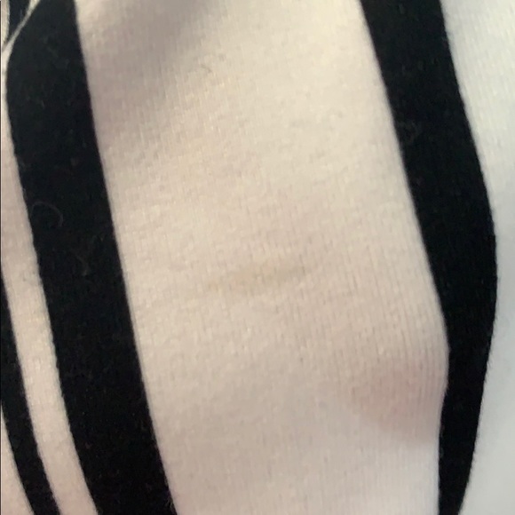 Jumps you a few stains but cute and comfy casual - Picture 10 of 16